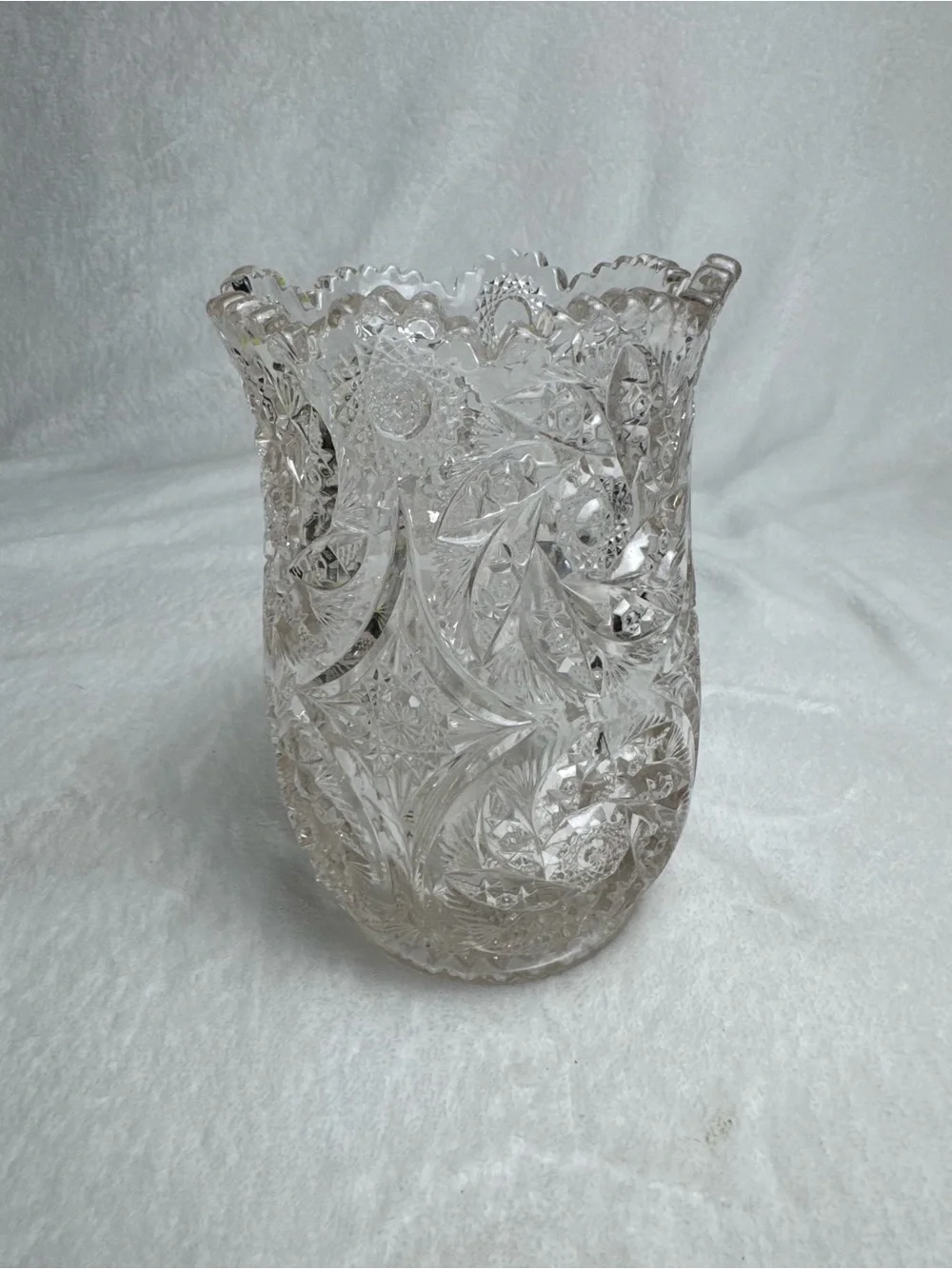 Vintage EAPG Westmoreland Specialty 240 Paddle Wheel Design Saw-Tooth Rim Vase